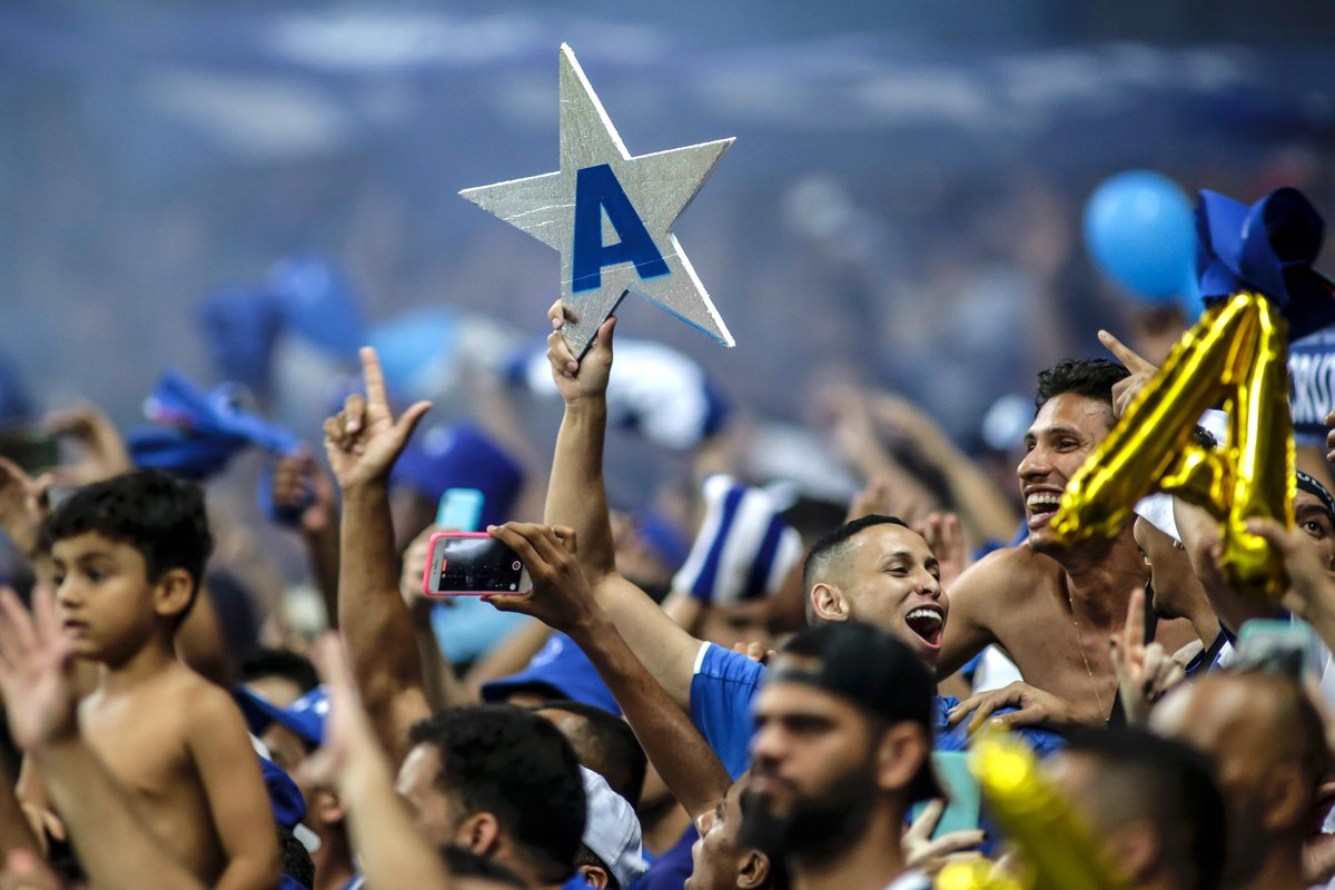 Festa na rede – Cruzeiro comemora acesso à série A