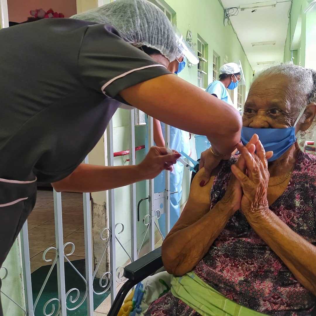 Ritmo de vacinação em Viçosa acompanha o de outras cidades do mesmo tamanho