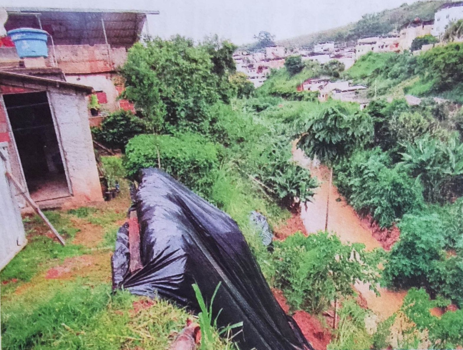 “Chuvas intensas preocupam moradores de Viçosa: Deslizamentos de terra e riscos à segurança evidenciam necessidade de ações urgentes”