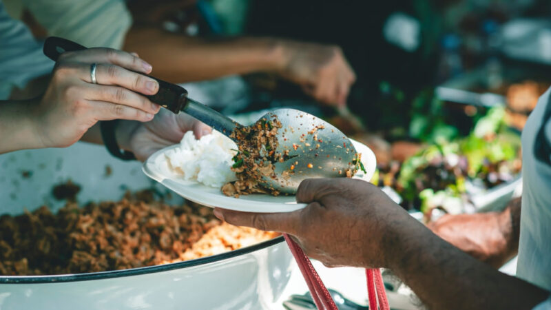 Fé no combate à fome: Entenda como a solidariedade religiosa está transformando vidas.